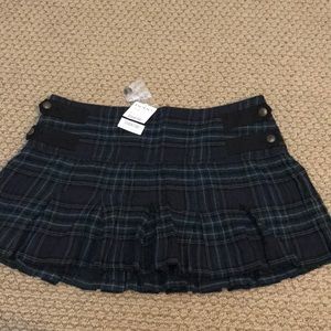 Bebe plaid skirt size 10 new with tags